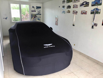 Aston Martin V8 Vantage 2